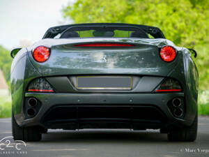 Image 81/85 de Ferrari California (2010)