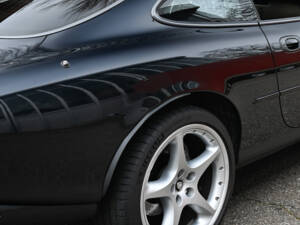 Image 21/51 of Jaguar XKR (2002)