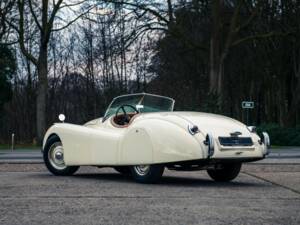 Image 15/45 of Jaguar XK 120 OTS (1950)