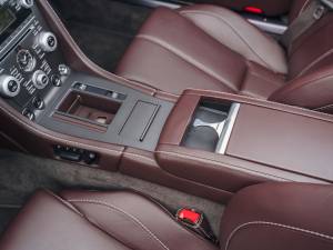 Immagine 20/28 di Aston Martin V8 Vantage Roadster (2010)