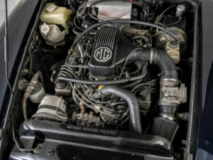 Immagine 36/50 di MG RV8 (1991)