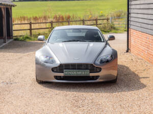 Image 13/64 of Aston Martin V8 Vantage (2010)