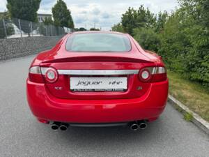 Image 22/49 of Jaguar XKR (2007)