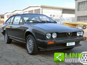 Afbeelding 3/10 van Alfa Romeo GTV 2.0 (1981)