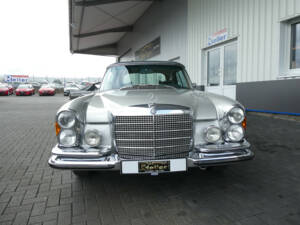 Image 2/31 of Mercedes-Benz 280 SE 3,5 (1970)