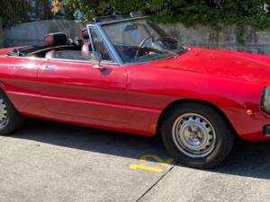 Image 7/16 of Alfa Romeo 2000 Spider Veloce (1973)