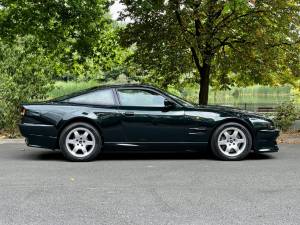 Immagine 6/49 di Aston Martin V8 Vantage V550 (1998)