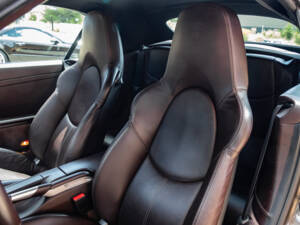 Bild 26/50 von Porsche 911 Carrera 4S (2006)