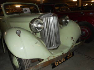 Image 18/34 of Sunbeam Talbot Ten (1938)