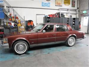 Image 25/49 of Cadillac Seville Sedan 6.0L (1979)