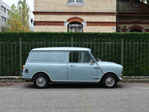 Image 5/39 of Morris Mini Van (1978)