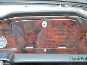 Image 38/50 of Triumph TR 6 (1975)