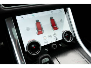 Image 36/40 of Land Rover Range Rover Sport P400e PHEV (2019)