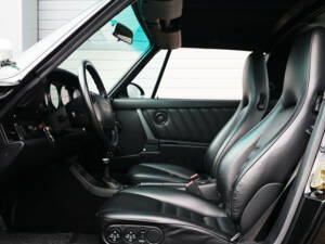 Image 35/57 of Porsche 911 Carrera 4 (1992)