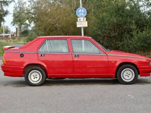 Bild 6/7 von Alfa Romeo 75 1.8 (1988)