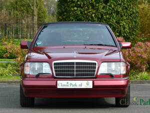 Image 23/50 de Mercedes-Benz E 200 (1995)