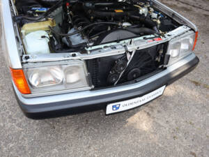 Immagine 25/100 di Mercedes-Benz 190 E 2.3 (1992)