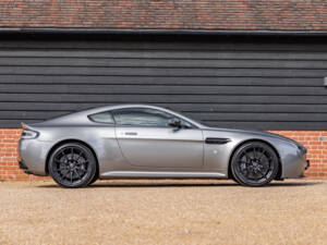 Image 2/71 de Aston Martin V12 Vantage S (2015)