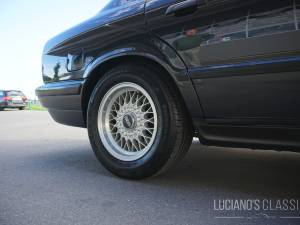 Image 11/41 of BMW 525i (1991)