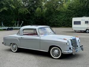 Image 1/7 de Mercedes-Benz 220 S (1958)