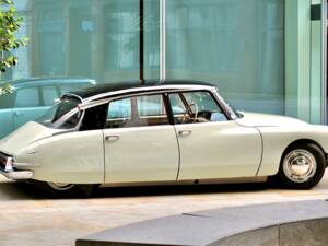 Image 7/56 of Citroën DS 19 (1958)