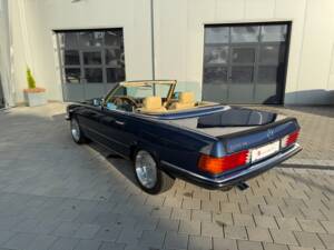 Image 25/30 of Mercedes-Benz 500 SL (1982)