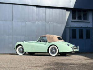 Image 9/24 of Jaguar XK 120 DHC (1953)