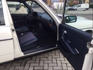 Immagine 35/39 di Mercedes-Benz 240 TD (1983)