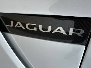 Image 6/50 of Jaguar F-Type SVR (2017)