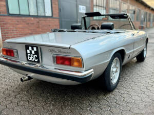 Image 23/71 of Alfa Romeo 2000 Spider Veloce (1977)