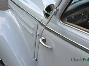 Image 46/50 of Mercedes-Benz 220 (1952)