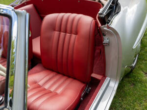 Image 14/30 of Mercedes-Benz 190 SL (1961)