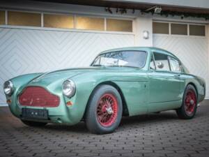 Image 1/37 of Aston Martin DB 2&#x2F;4 Mk III (1958)