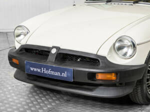 Image 18/50 of MG MGB GT V8 (1975)