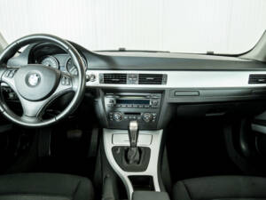 Imagen 7/50 de BMW 325i (2007)