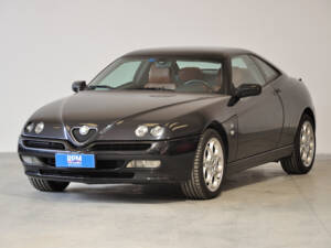 Image 3/29 of Alfa Romeo GTV 2.0 Twin Spark (2001)