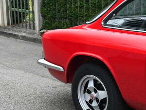 Image 15/36 of Alfa Romeo 2000 GT Veloce (1972)