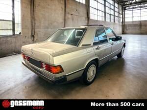 Image 6/15 of Mercedes-Benz 190 E (1985)
