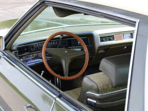 Image 14/30 de Cadillac Coupe DeVille (1972)