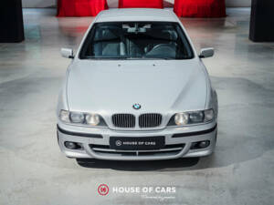 Image 3/23 de BMW 540i (1999)