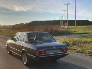 Image 4/17 of BMW M 535i (1980)