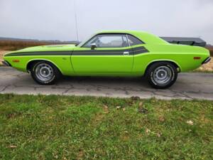 Image 6/7 of Dodge Challenger R&#x2F;T (1974)