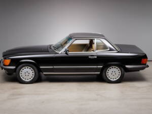 Image 7/36 de Mercedes-Benz 560 SL (1987)