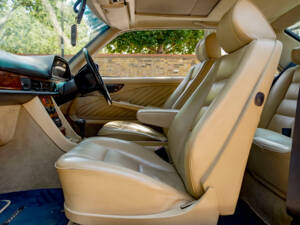 Image 29/50 of Mercedes-Benz 500 SEC (1989)