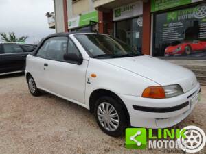 Image 2/7 of FIAT Punto Cabrio S (1995)