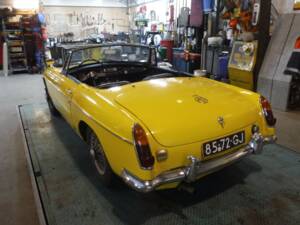 Image 5/50 of MG MGB (1967)