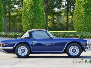 Image 22/50 of Triumph TR 6 (1975)