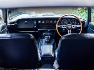 Image 13/50 of Jaguar Type E (2+2) (1969)
