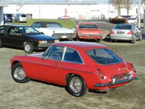 Image 43/75 of MG MGB GT (1969)