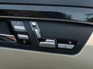 Immagine 34/50 di Mercedes-Benz S 350 CDI BlueEFFICIENCY L (2011)